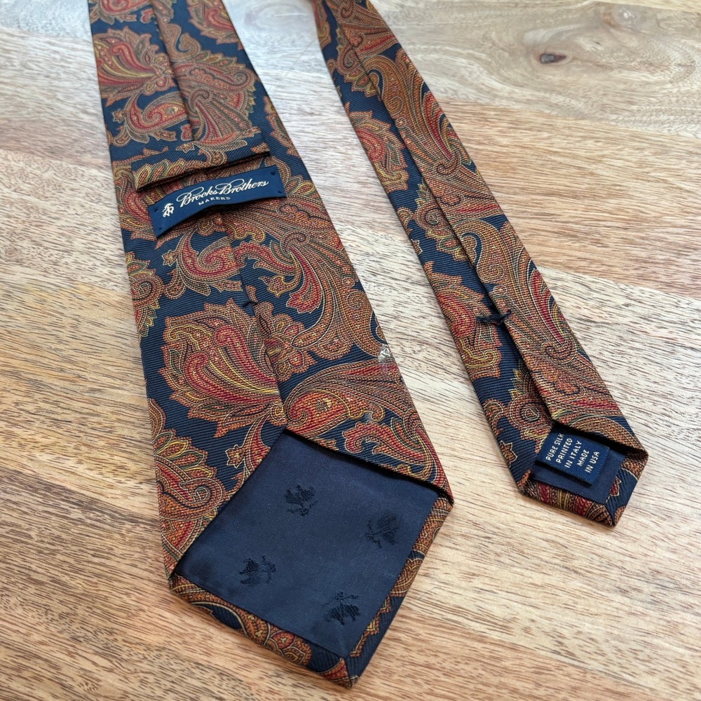 Brooks Brothers Paisley Necktie Italian Silk Made in USA Brown Red‎ Patterned